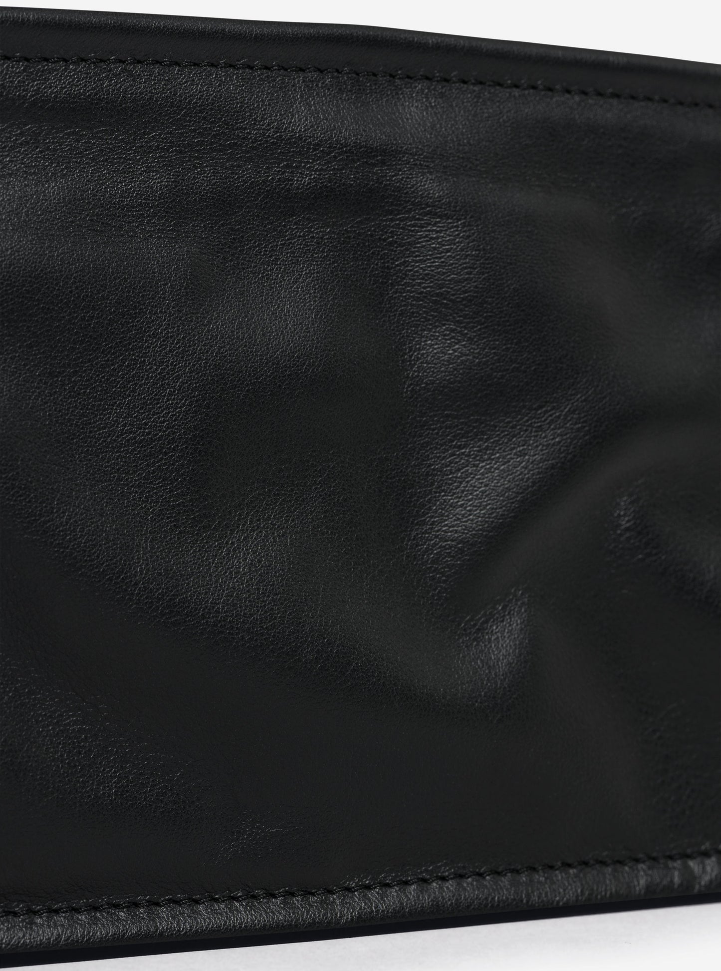 AB 121 Pouch Schwarz