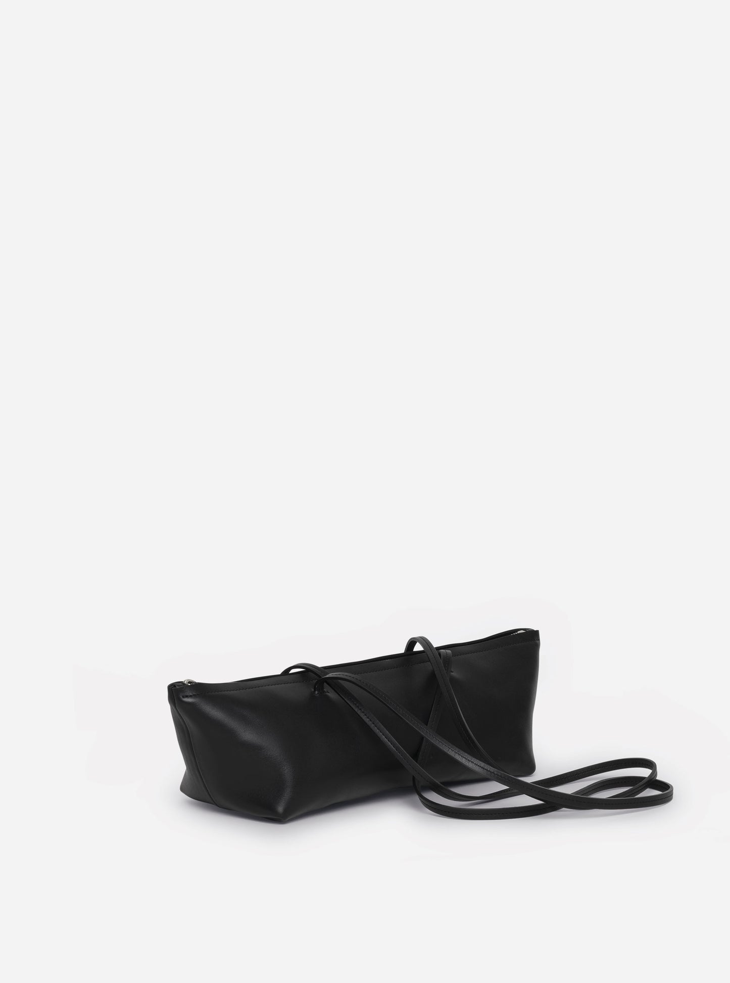 AB 124 Shoulder Bag Black