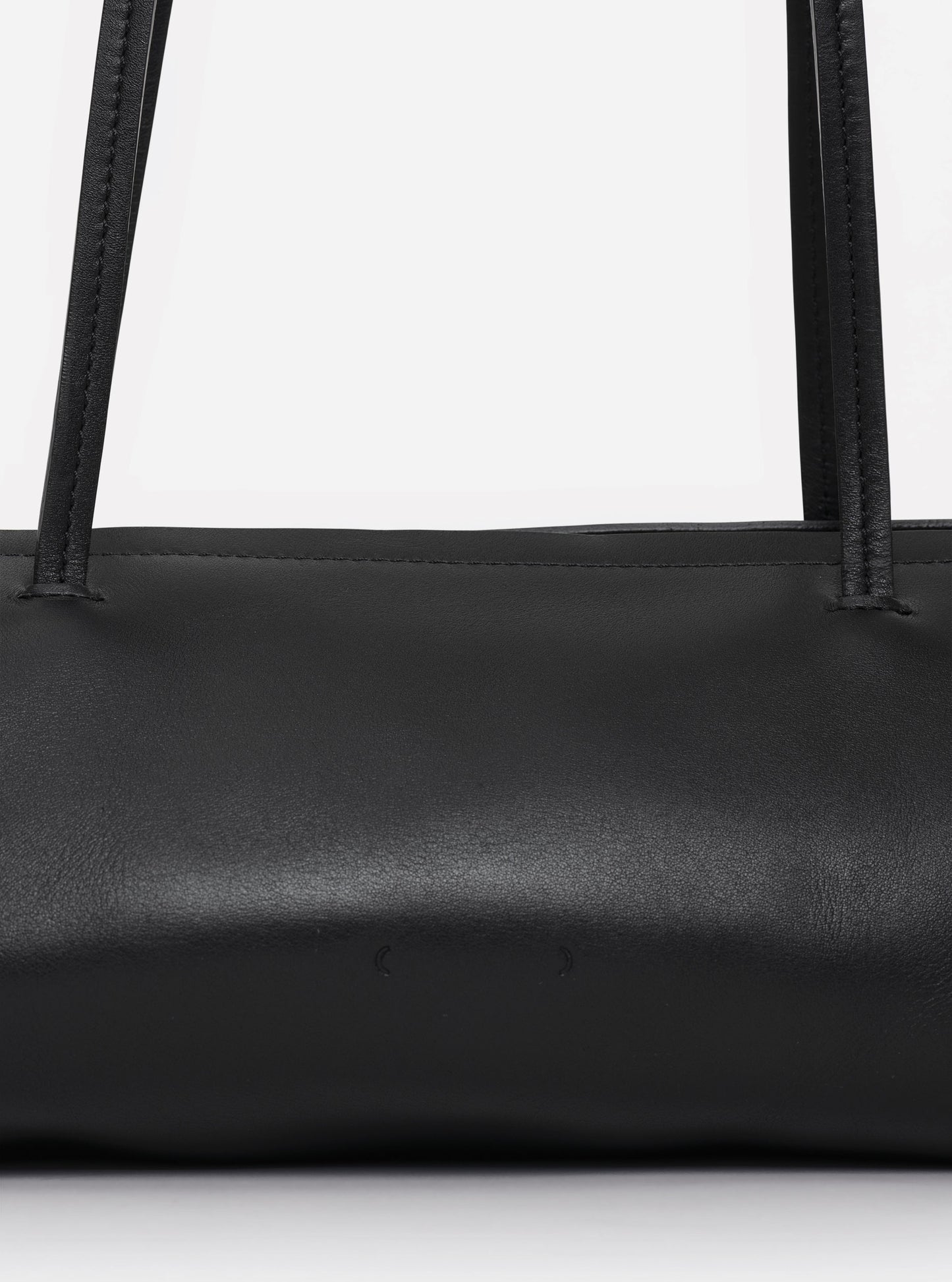 AB 124 Shoulder Bag Black