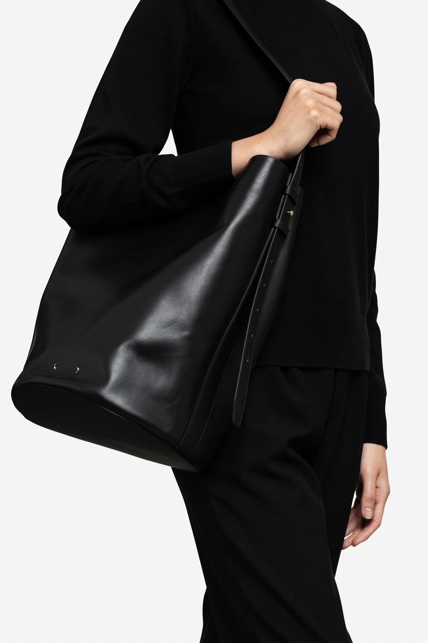 AB 91.1 Bucket Bag Black
