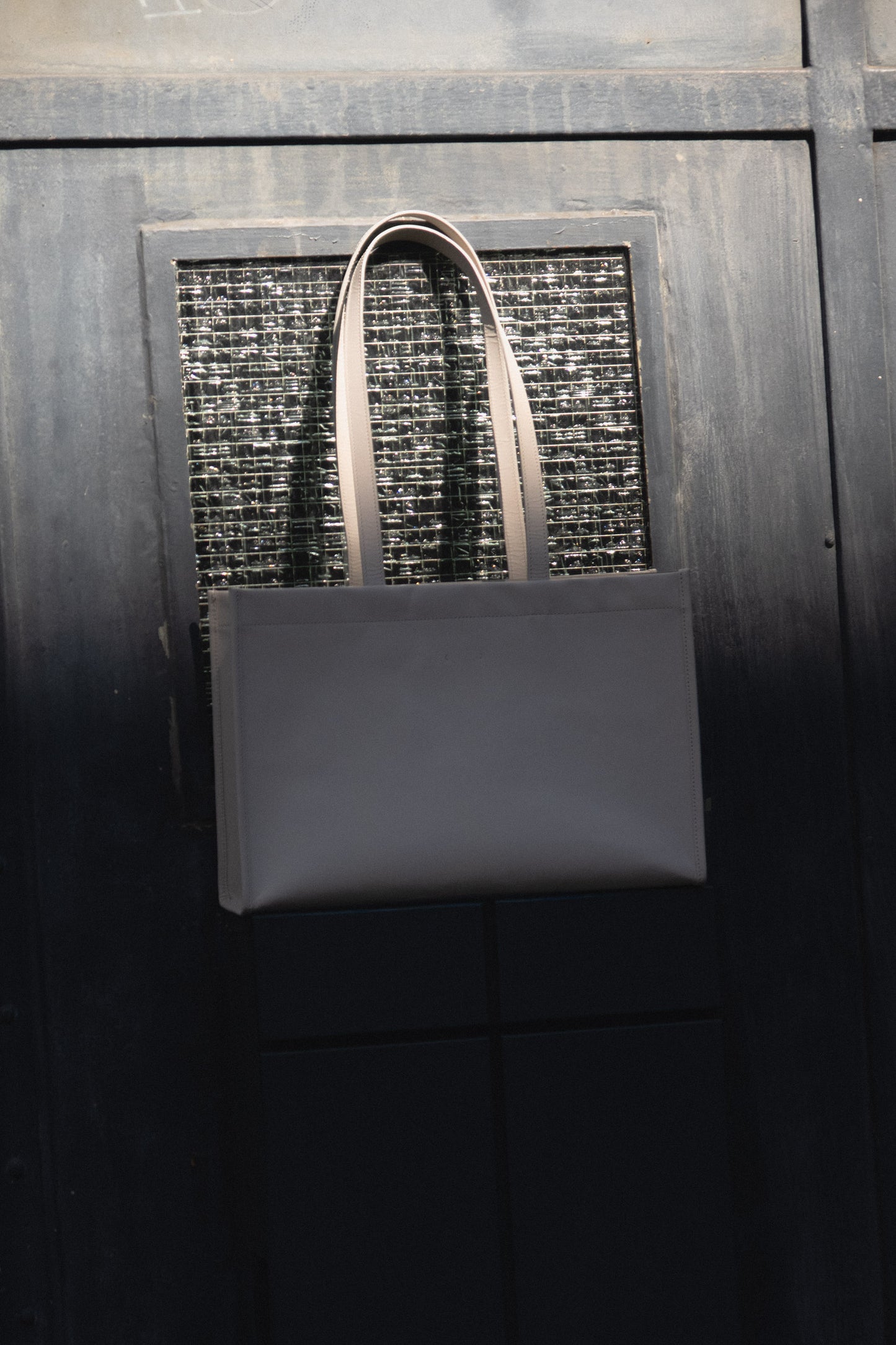 PB 11 Schultertasche Schwarz